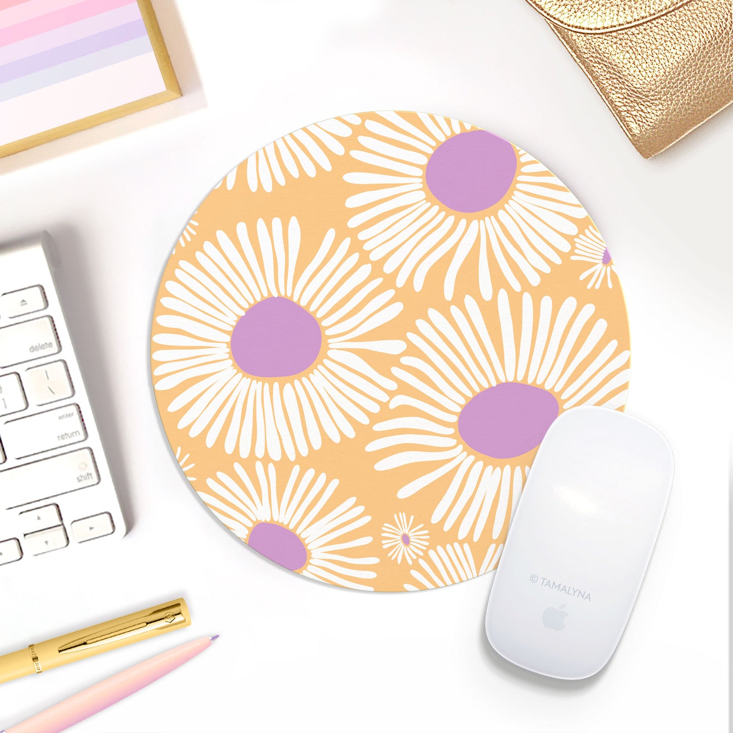 retro daisy flower mouse pad