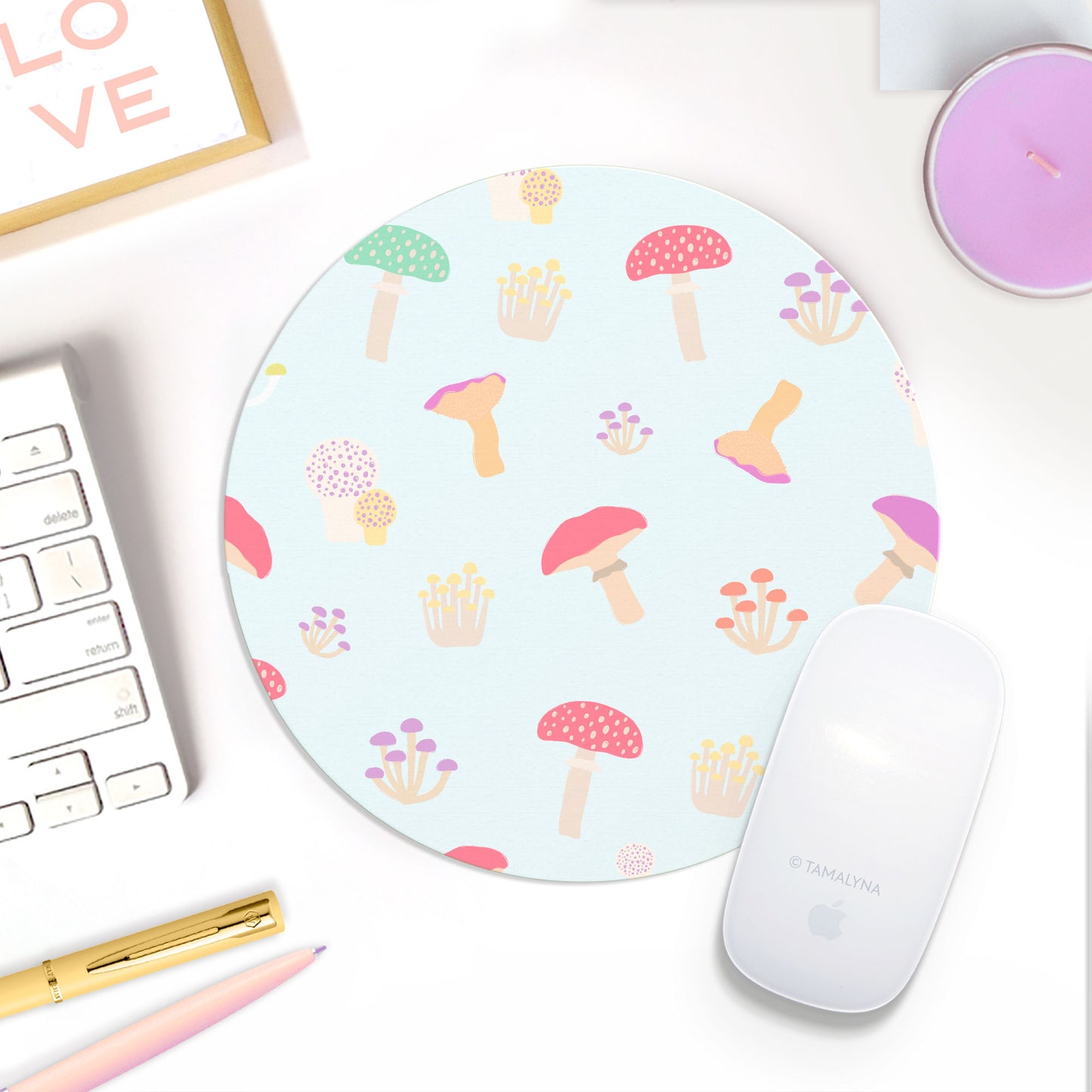 Mushroom love mouse pad